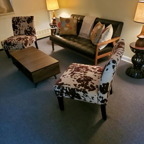 Living room set - Picture 1 of 1